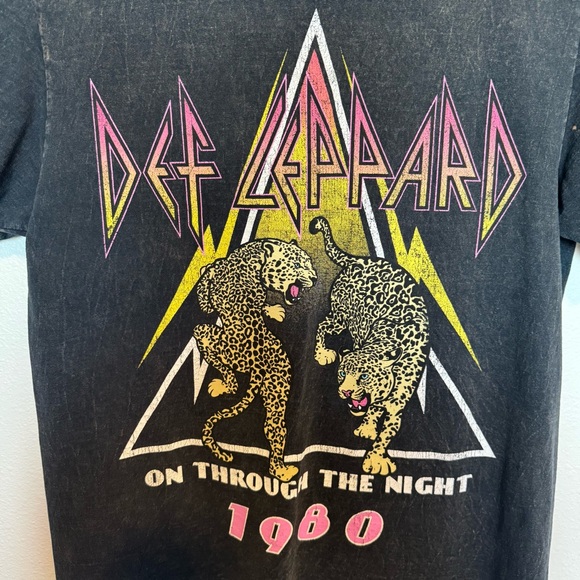 Def Leppard On Through The Night Graphic Tee - Picture 2 of 6